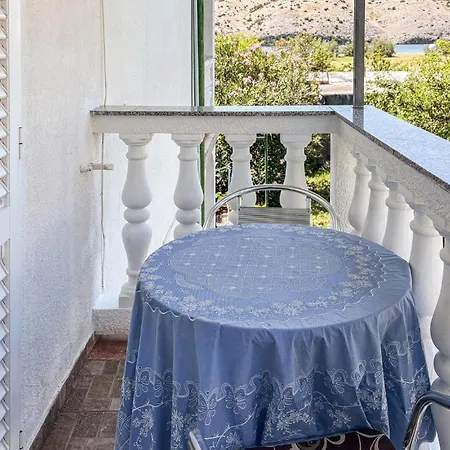 3 Bedroom Gorgeous In Apartament *